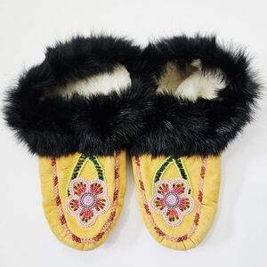 Vintage Handmade Moccasins Beaded Leather Fur Trimmed Indigenous Canadiana